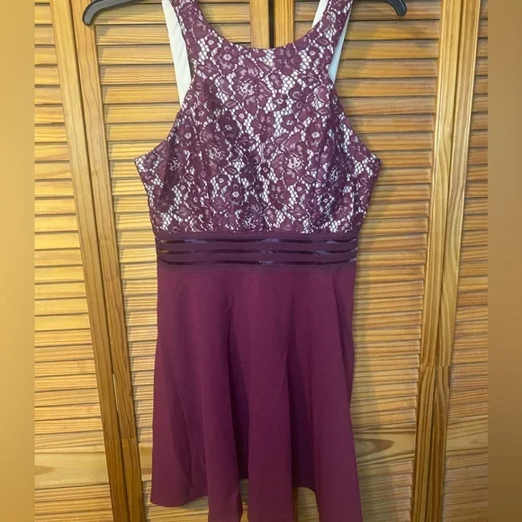 Formal Maroon Dress (Juniors) - Picture 3 of 5